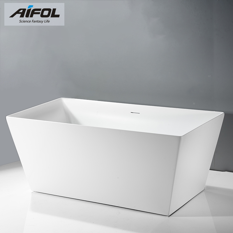 Free standing bathtub