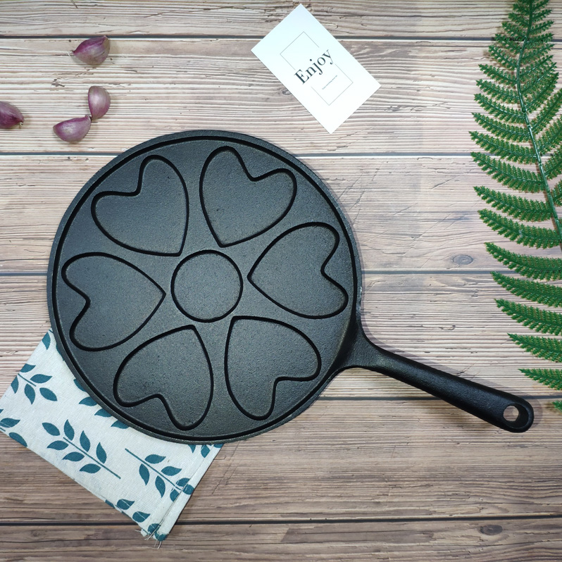 Cast iron heart shape pan
