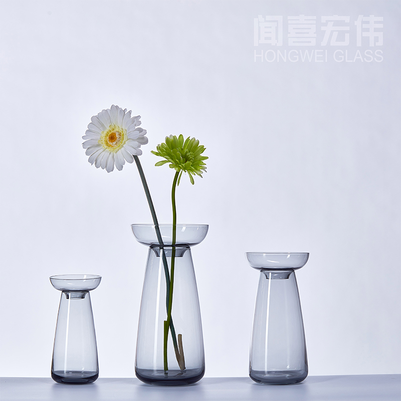 Glass vase