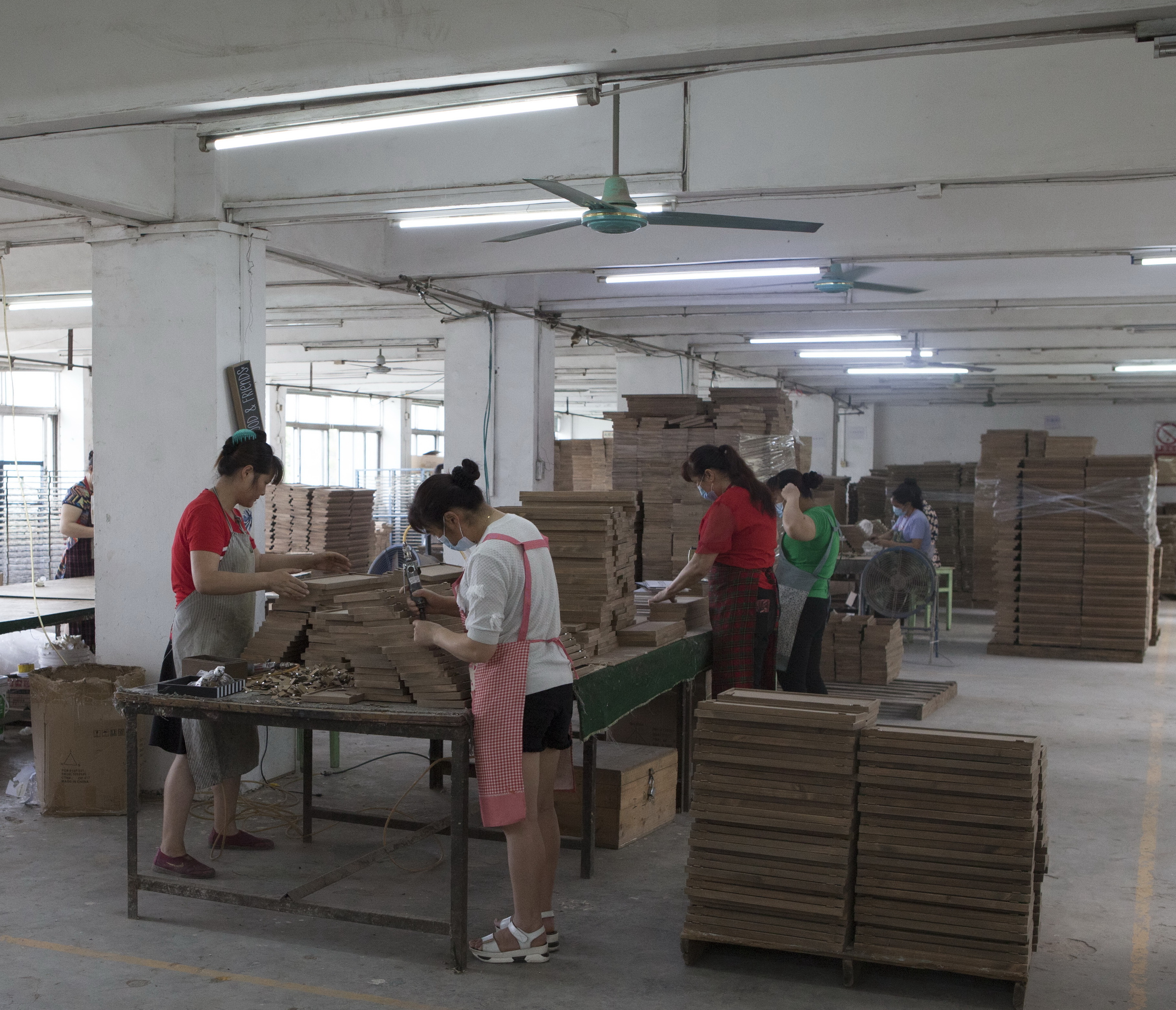 Guangzhou Yinyuan Sculpture and Mural Art Research Co., Ltd. – holiday decorations 2