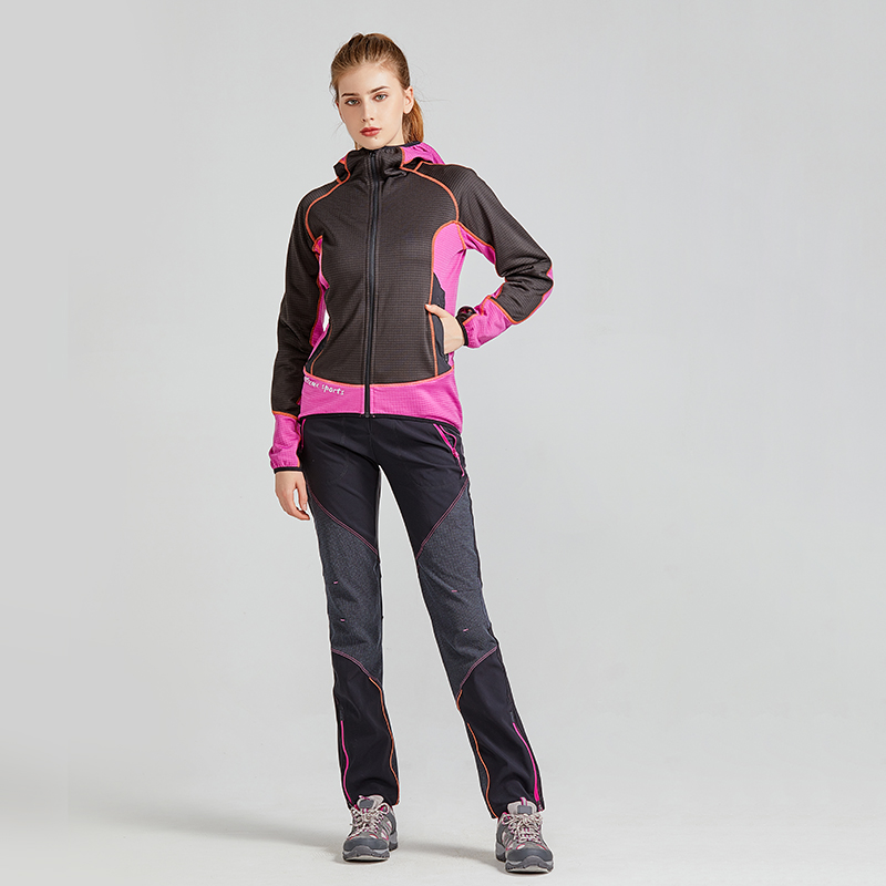 Ladies knitted sportwear