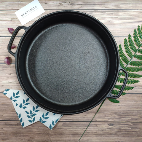Cast iron skillet