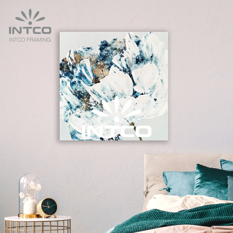 Canvas-Single Blue and White Flower