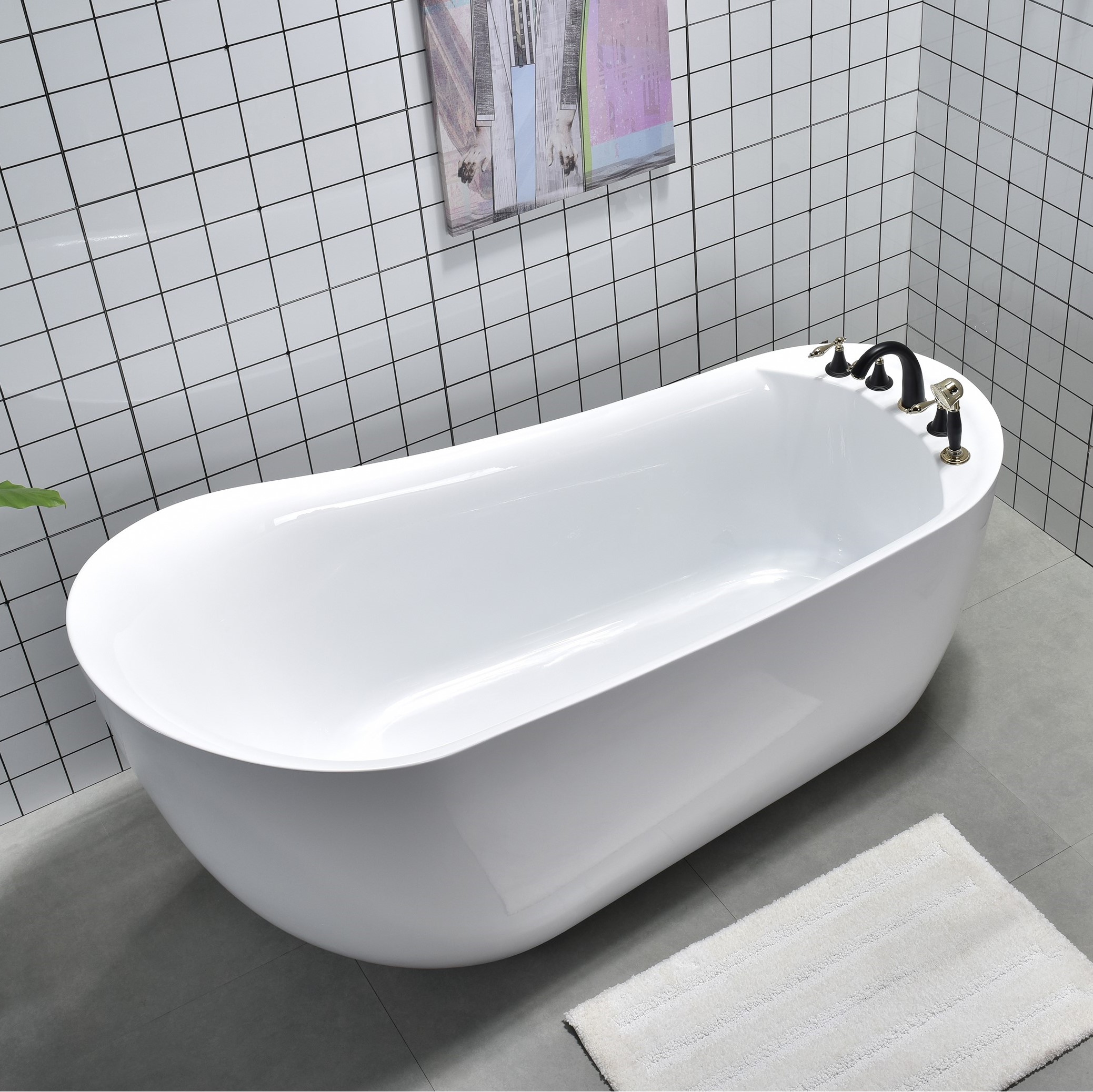 Free standing bathtub