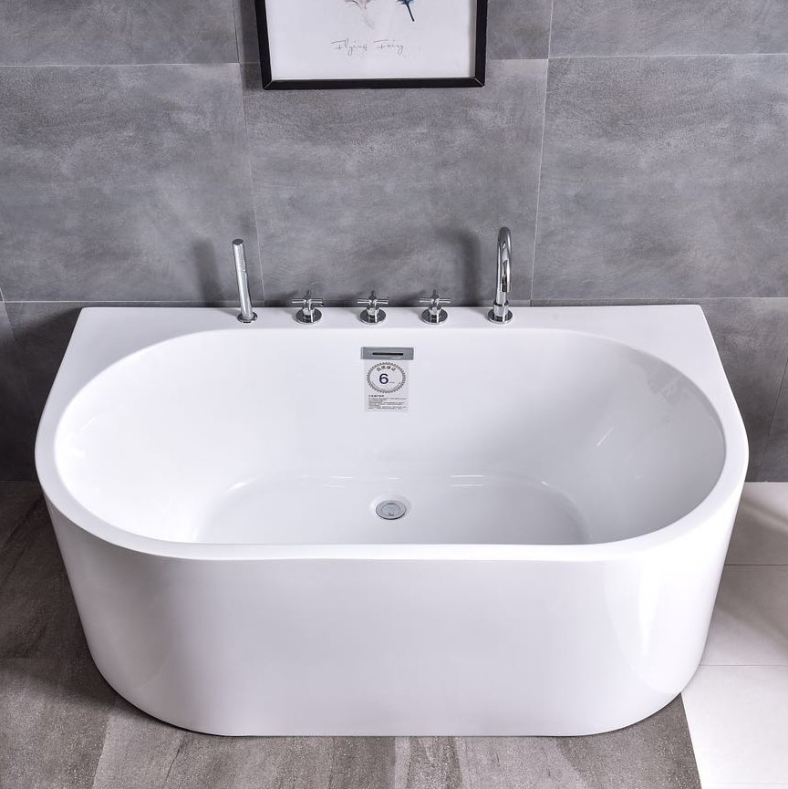 Free standing bathtub