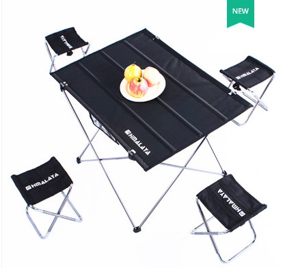 Light tables and chairs
