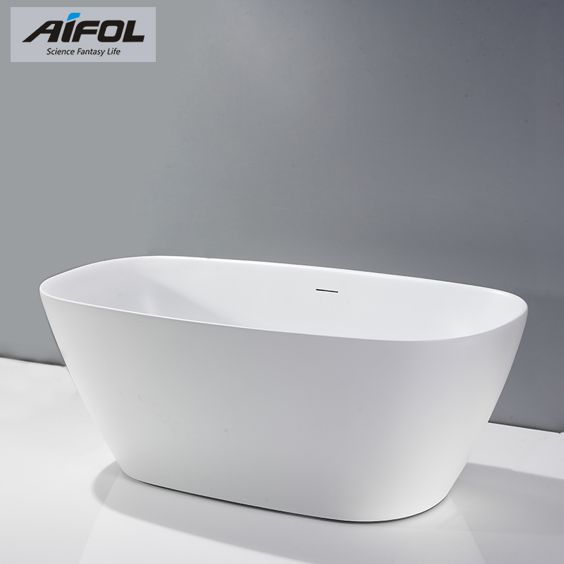 Free standing bathtub
