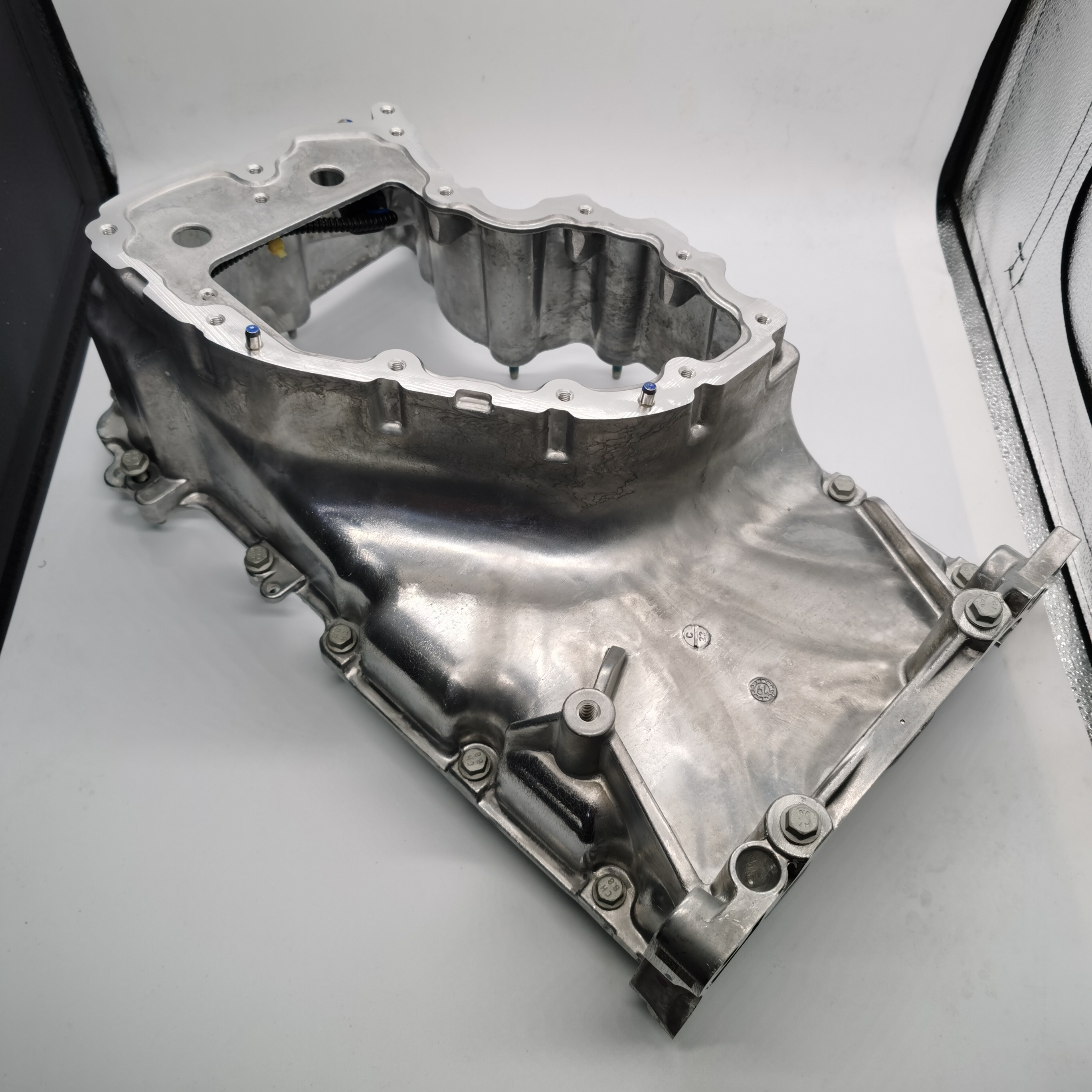 Oil pan