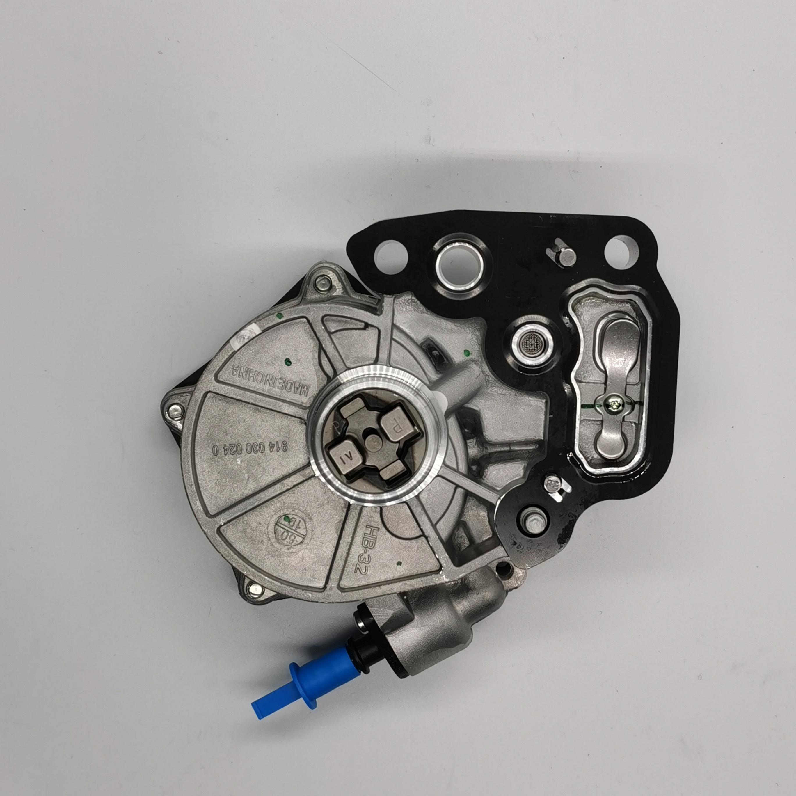 Engine vacuum pump