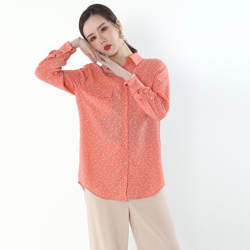 Ladies shirt with pocket