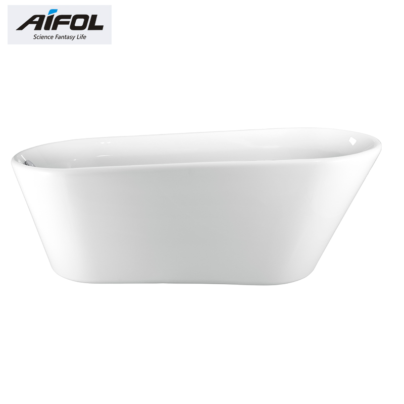 Free standing bathtub