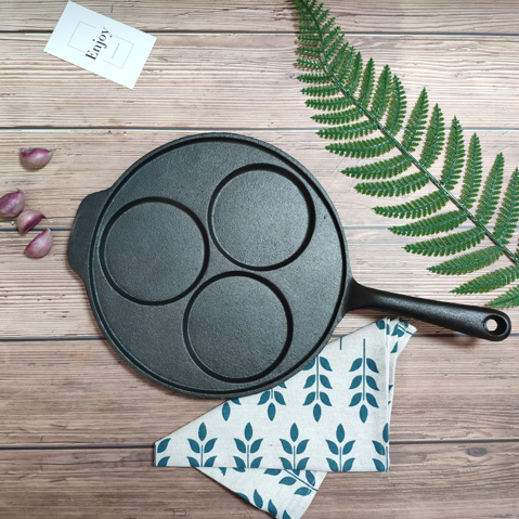 Cast iron skillet