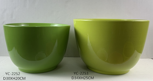 Egg-shaped pot
