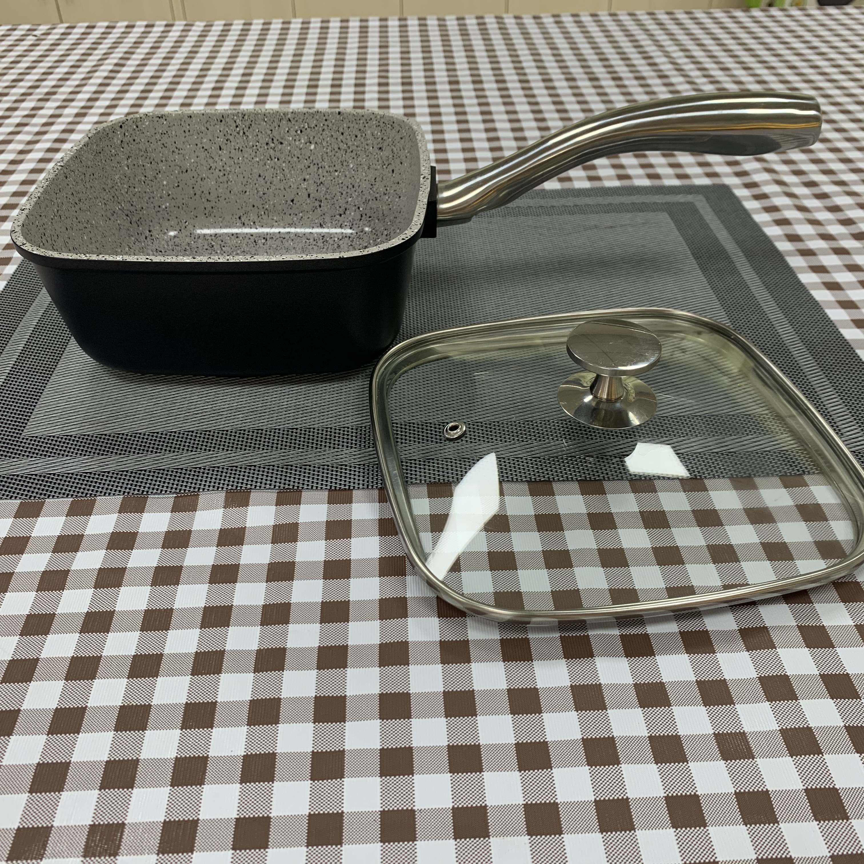 Square sauce pan