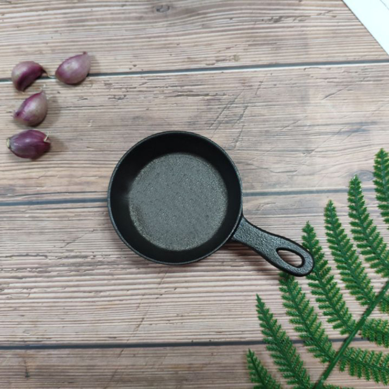 cast iron dish pan