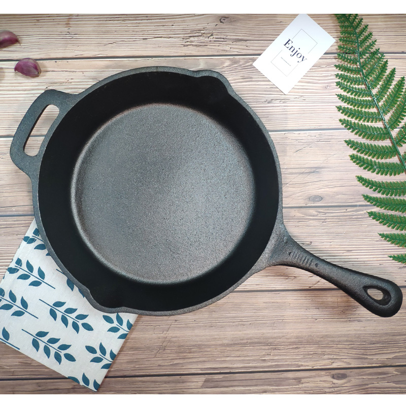 Cast iron skillet