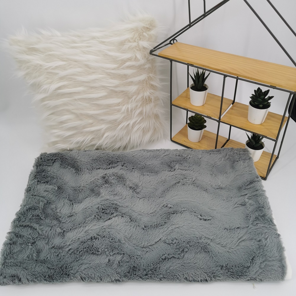 Pv Fleece With Plush Throw