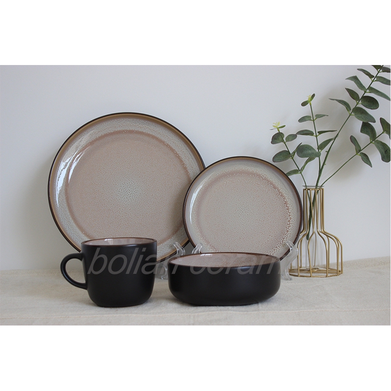 Reactive dinnerware
