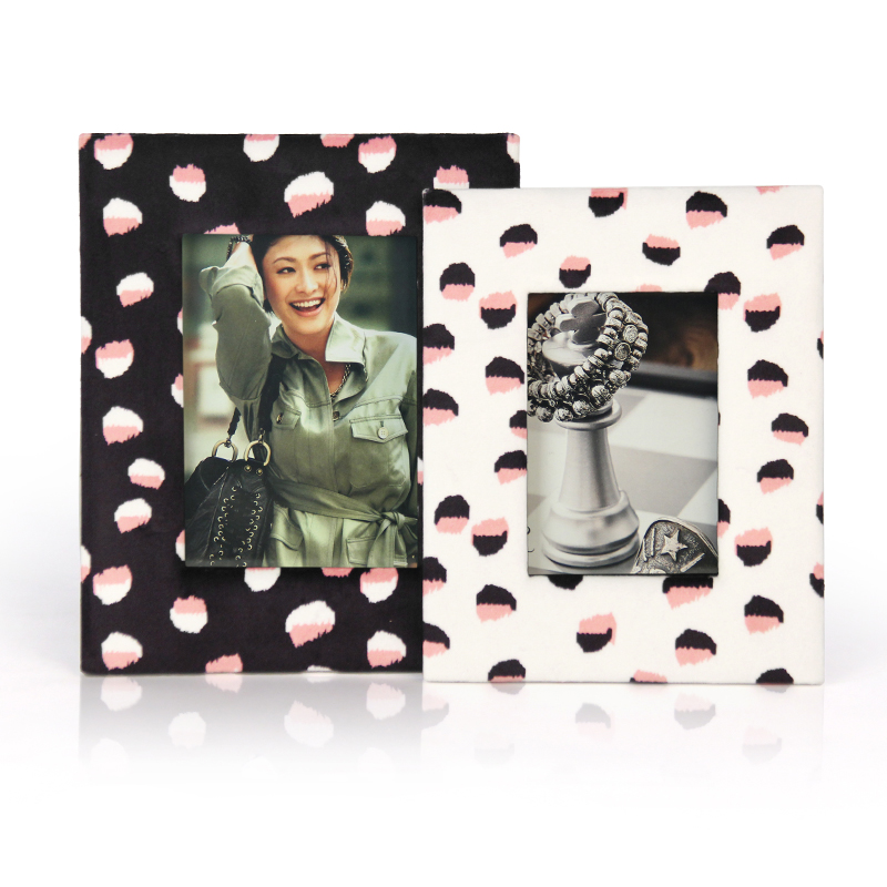 set of 2 velvet frame