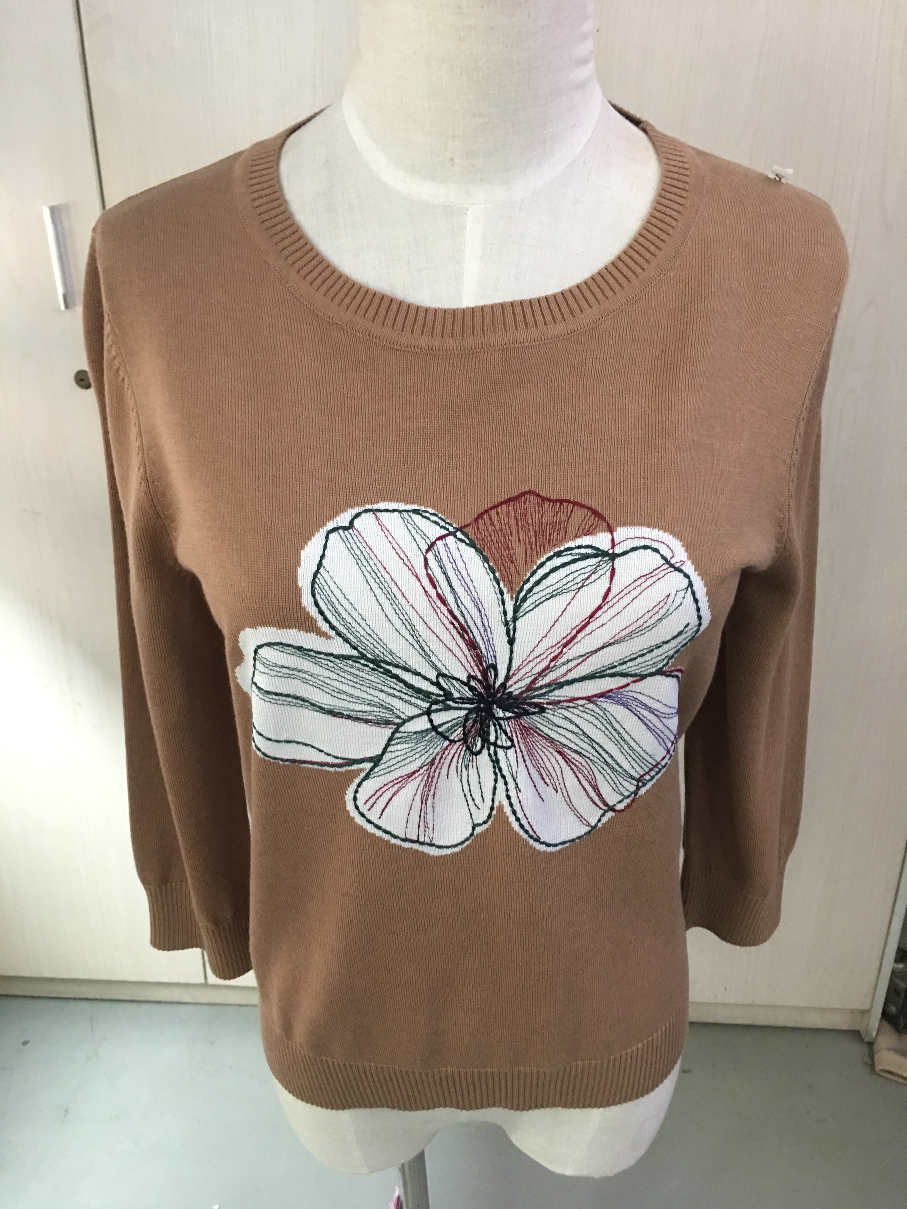 Women‘s Kniited Pullover