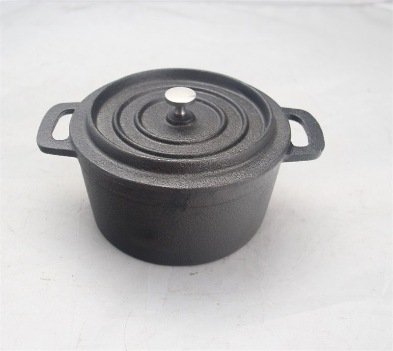 Cast iron mini pot