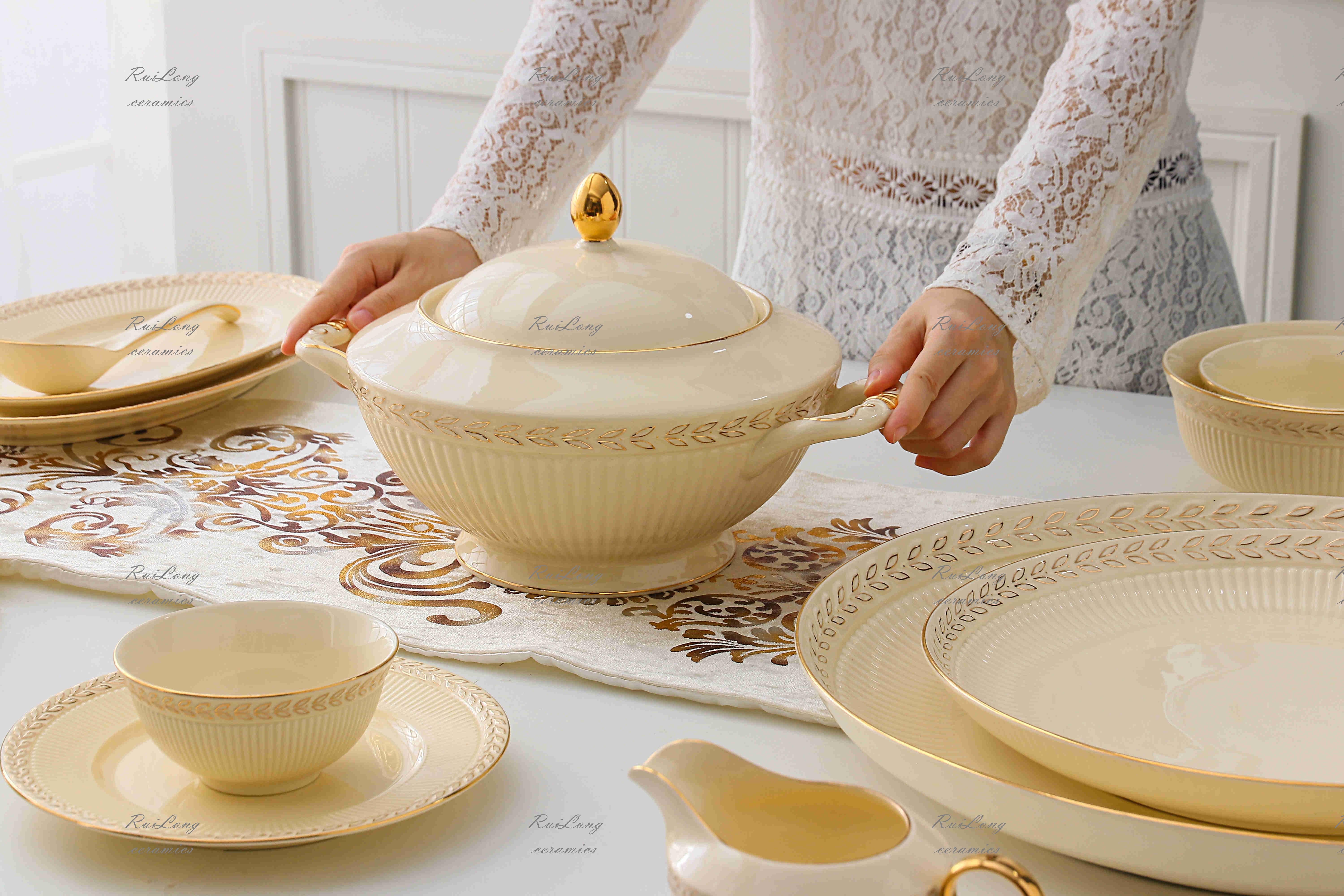 Hot sale item home goods dinnerware family party Golden leaf ceramic soup pot