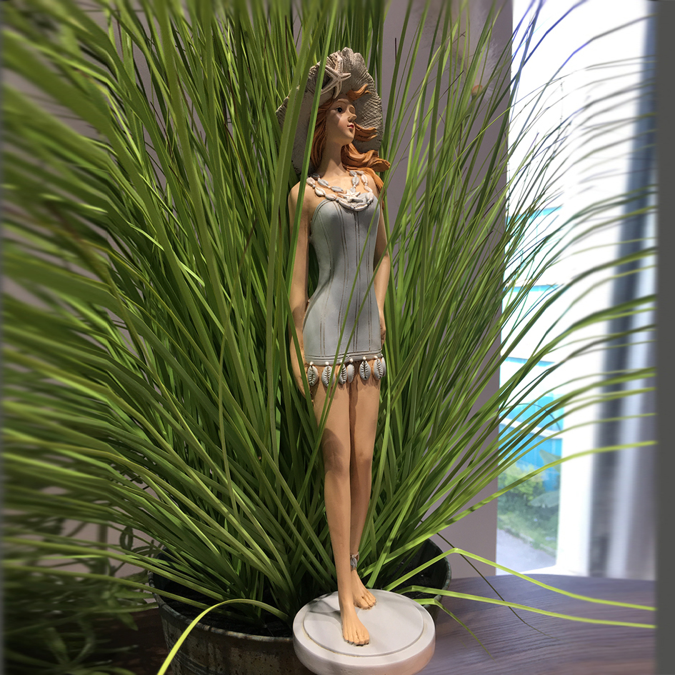 Beach Lady Standing Decor