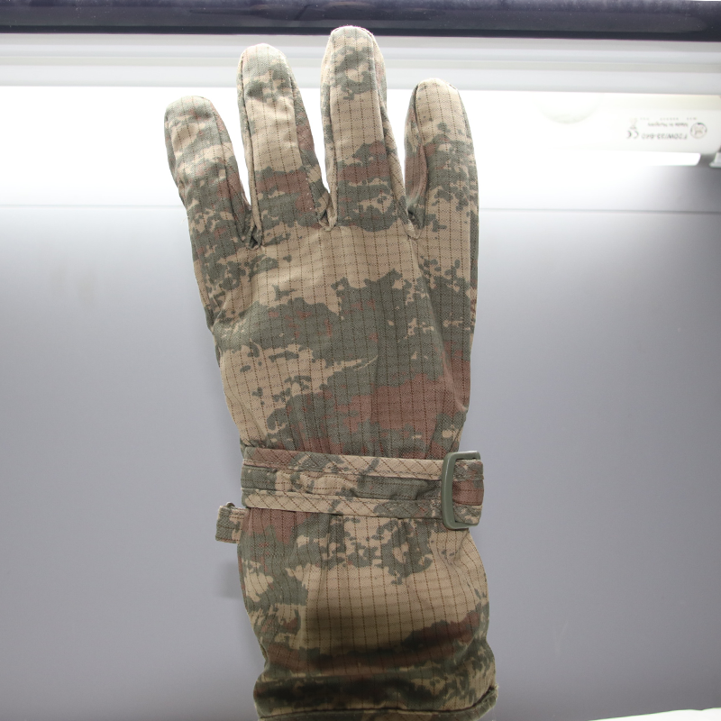 Camouflage military gloves
