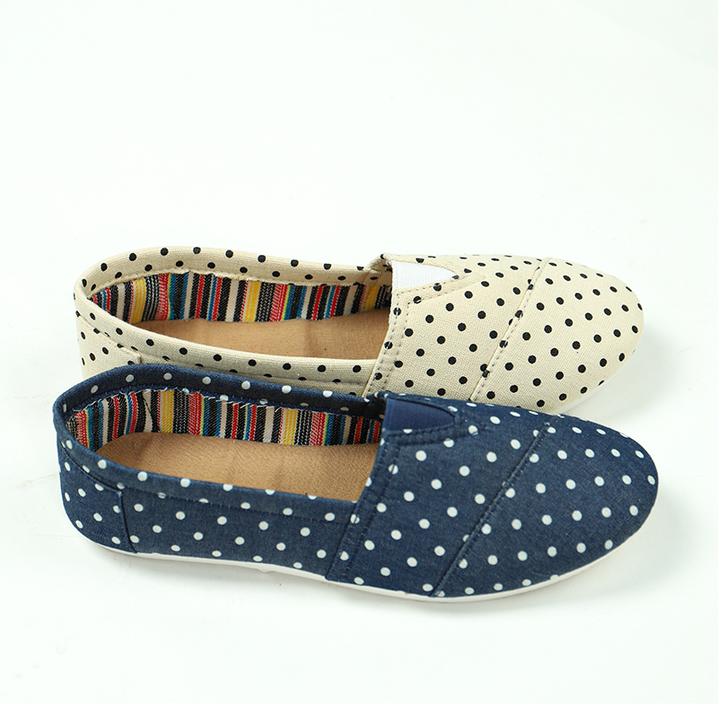 Ladies canvas shoes