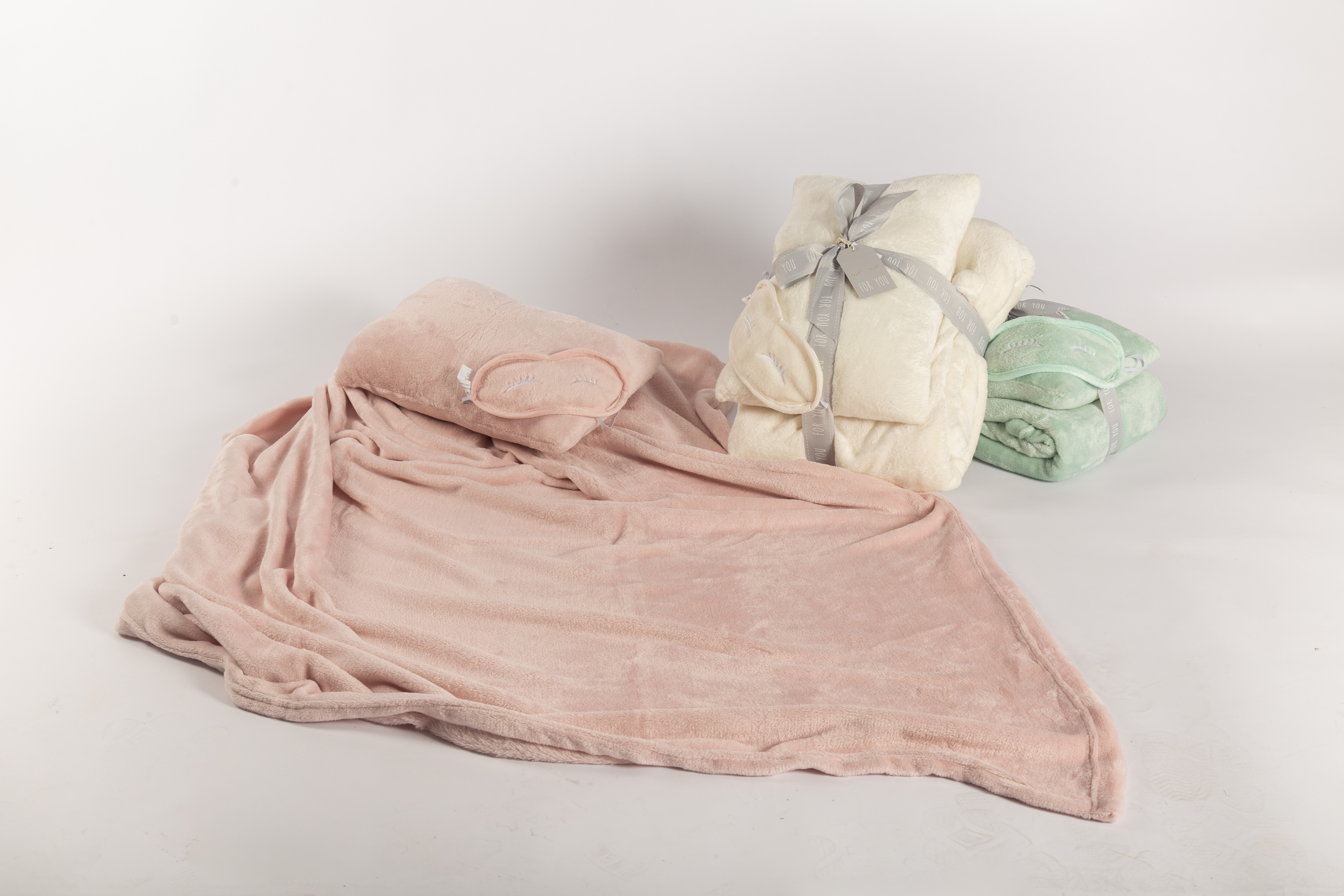 Solid flannel set (eye mask, pillow, throw)