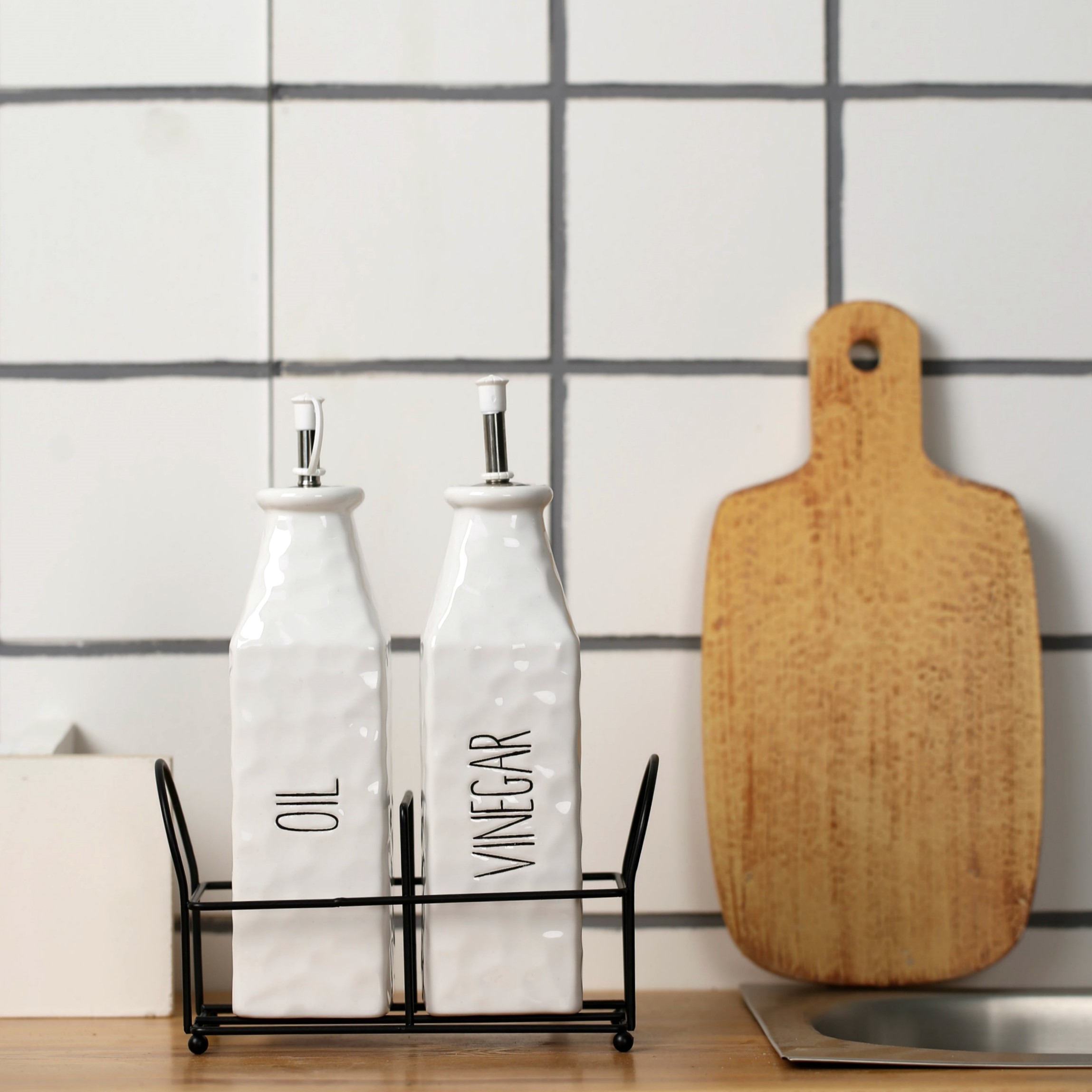 Restaurant kitchen large capacity leakproof ceramic oil vinegar bottle set
