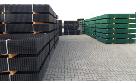 Welded fence panel