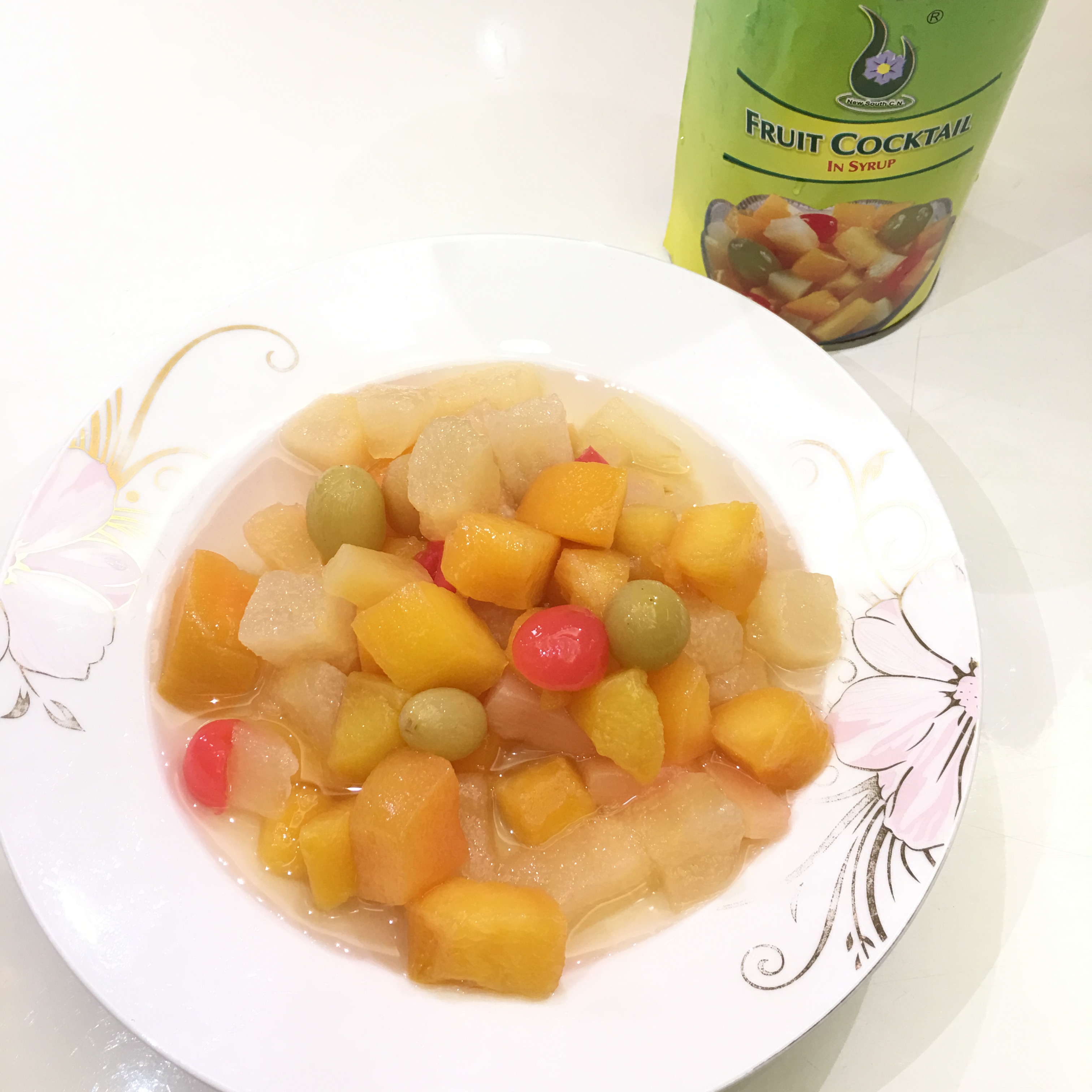 Canned fruit cocktail