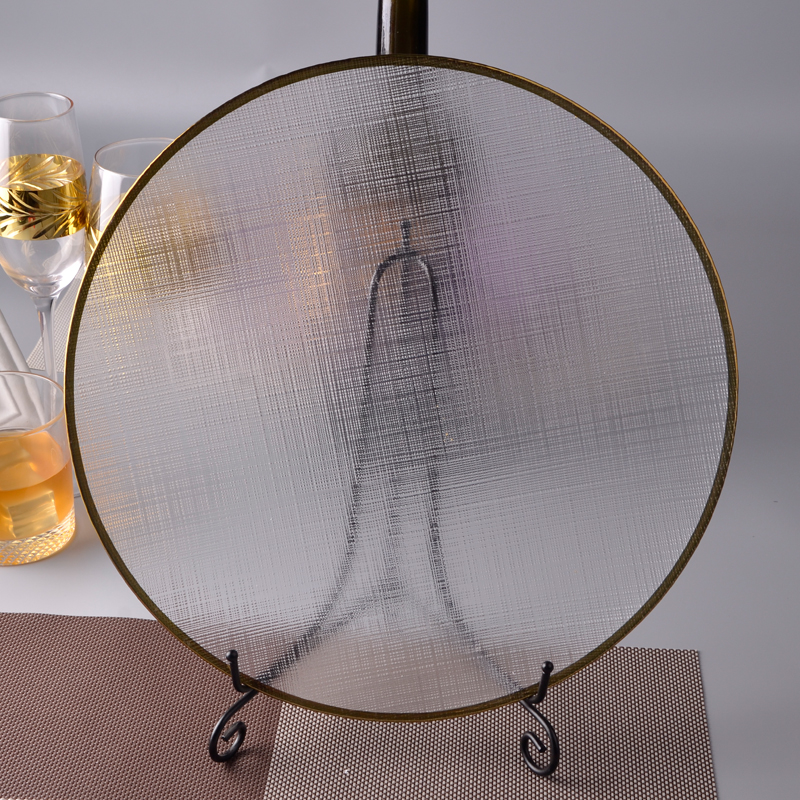 Flat woven fruit glass charger plate with gold rim, restaurant dining room glass charger plate