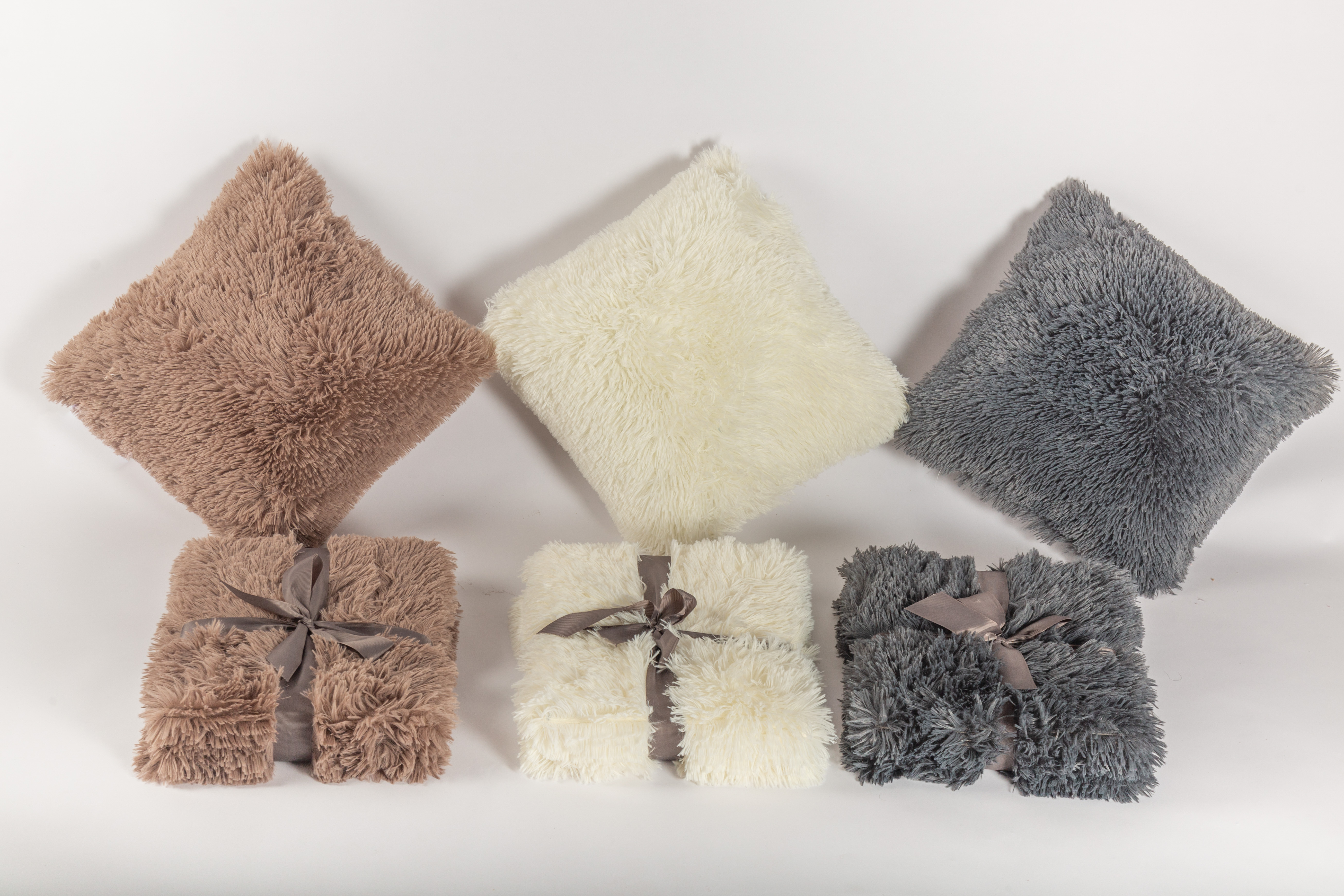 Super soft long fur blanket /cushion
