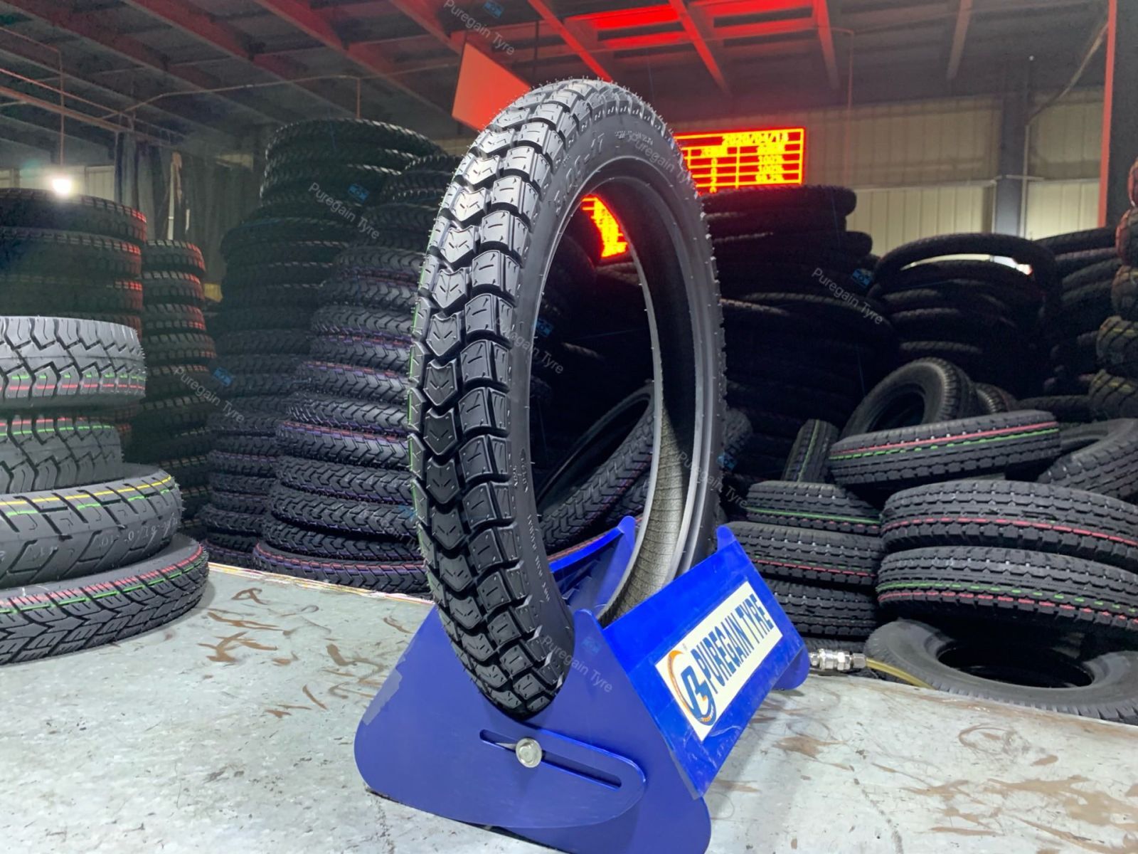 Motorcycle tire