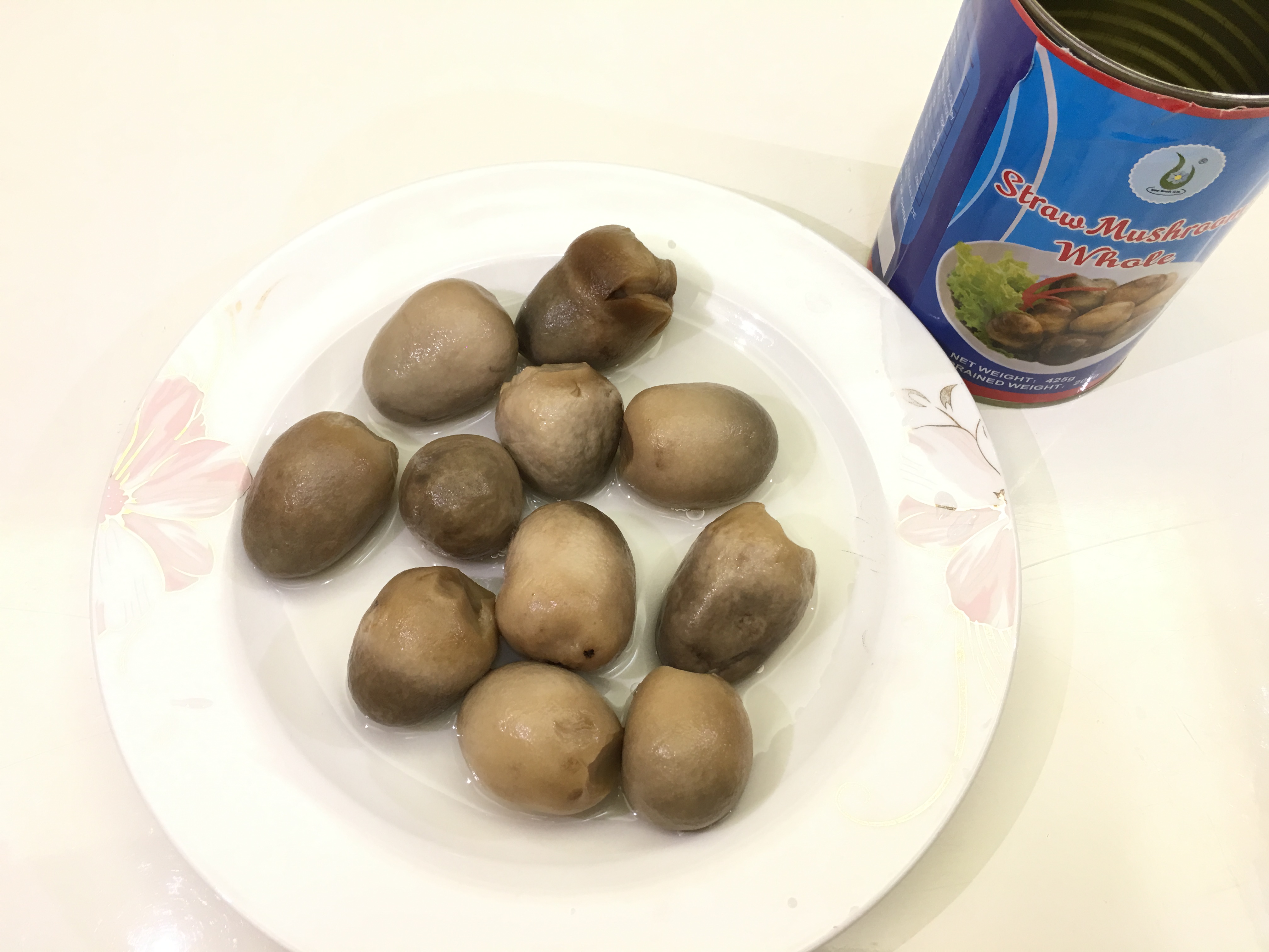 Canned straw mushroom