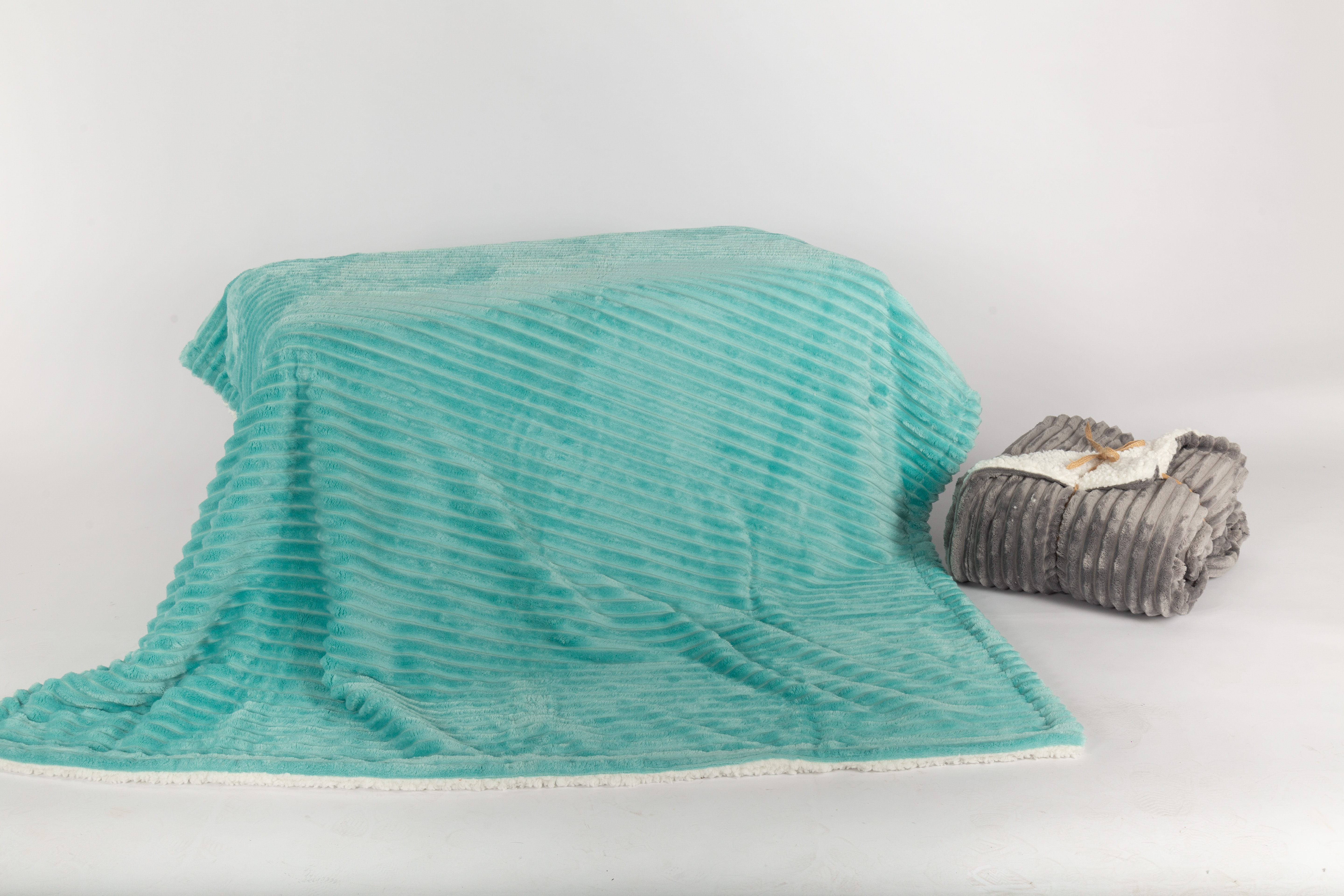 100% polyester jacquard strip cutting flannel blanket