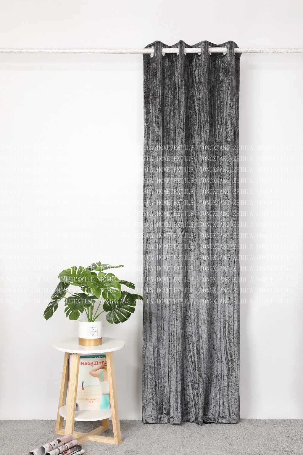Crinkle velvet curtain