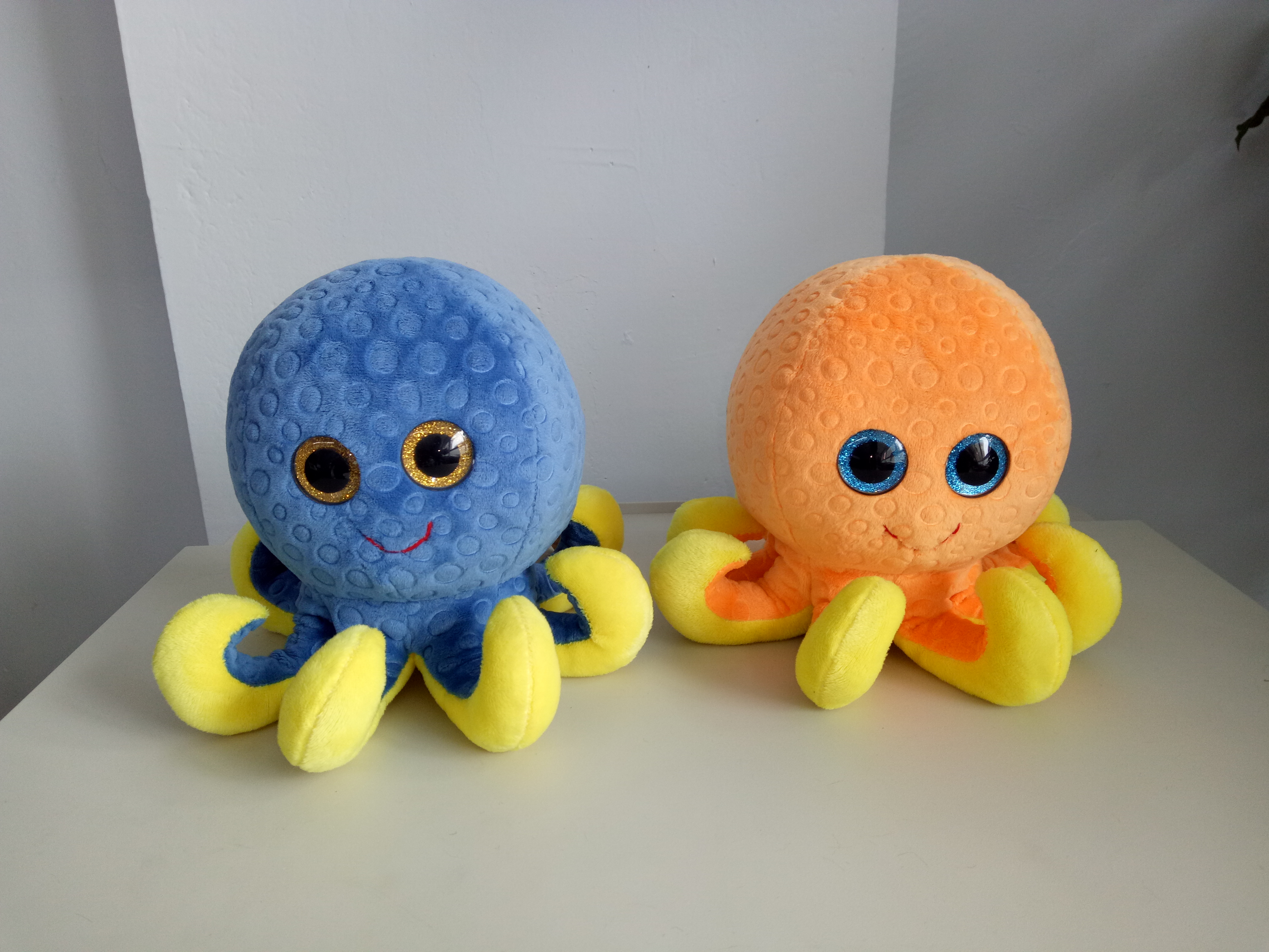 Plush toy octopus