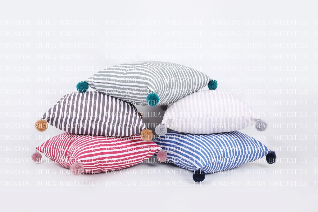 printed pompom cushion, cushion cove