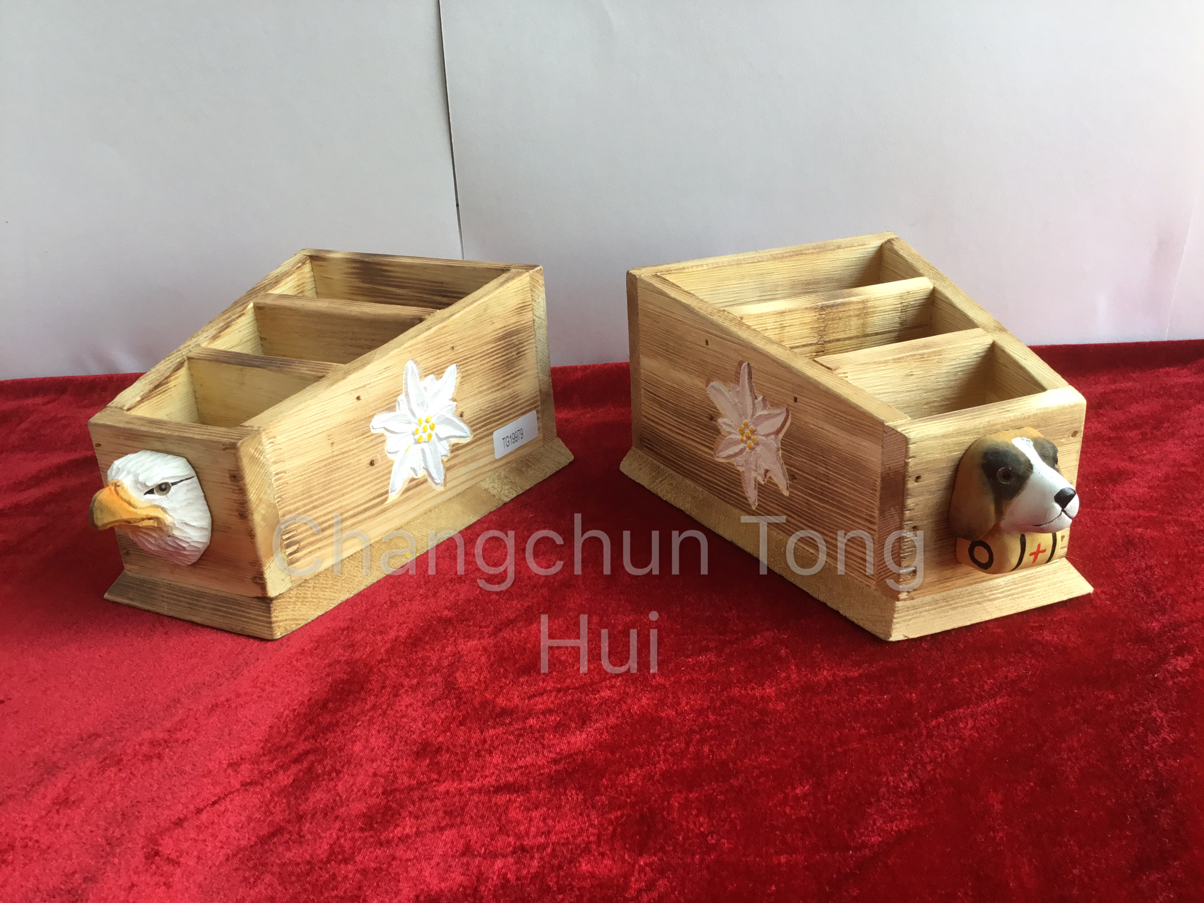 Wooden table organizer