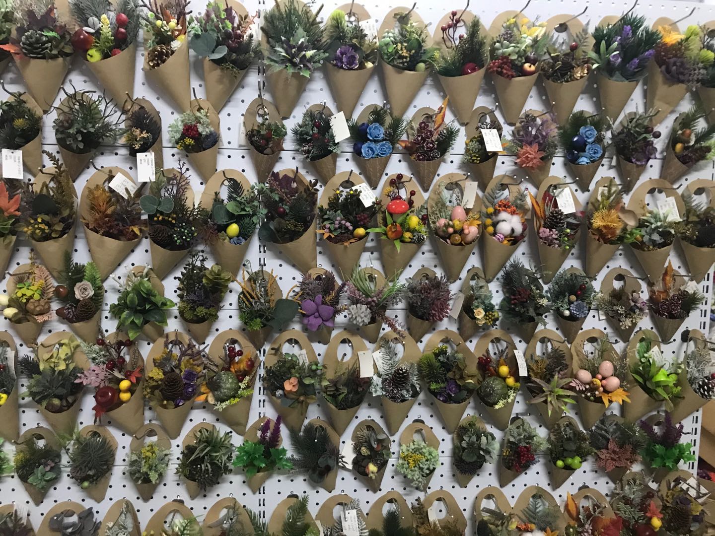 Xiajin Yongxin Handicraft Co., Ltd. – Flower decorations 1