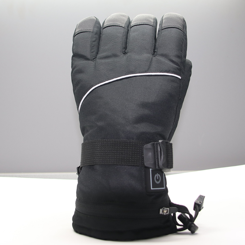 Electric heating of ski gloves