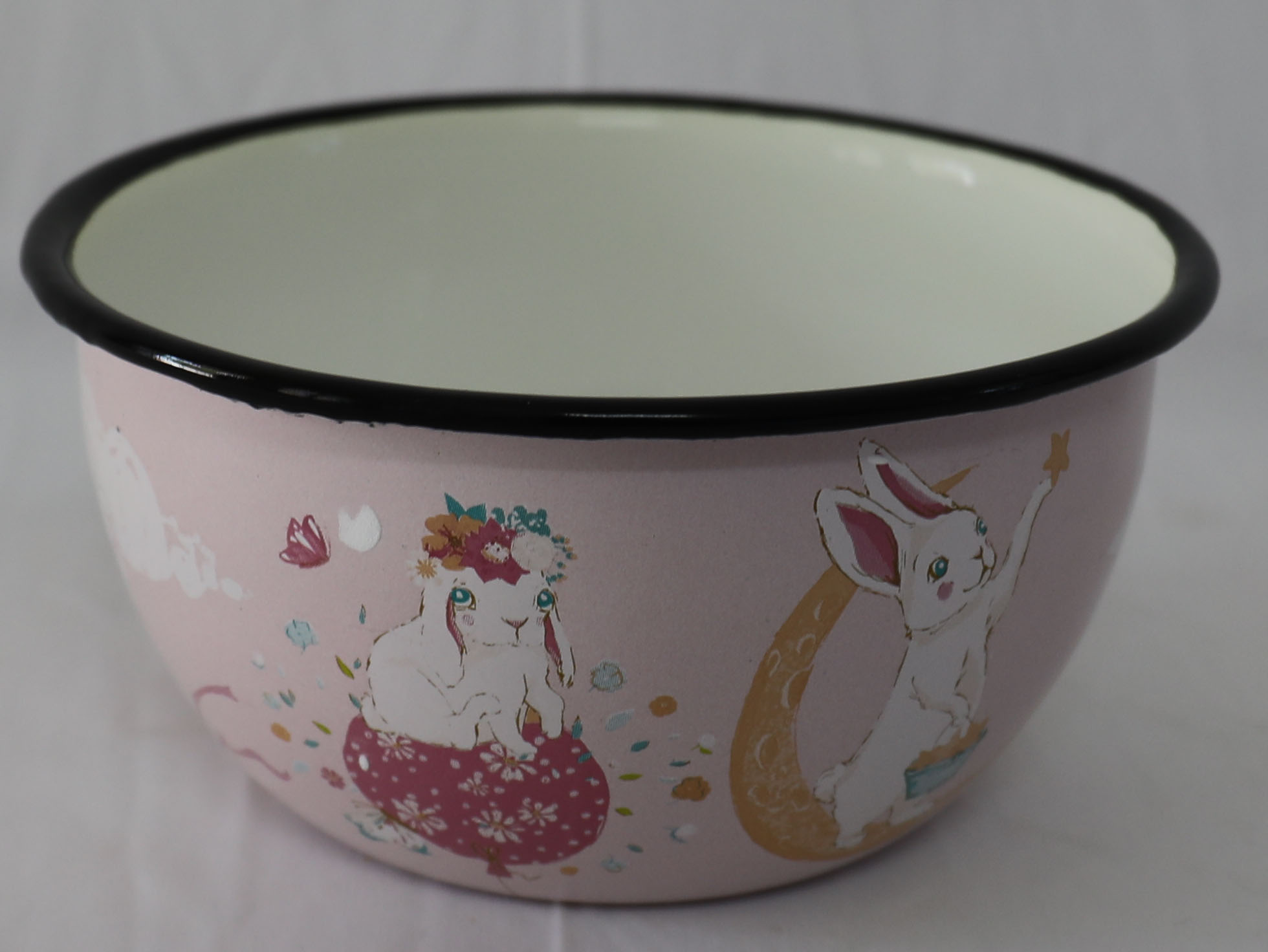 enamel bowl with deco