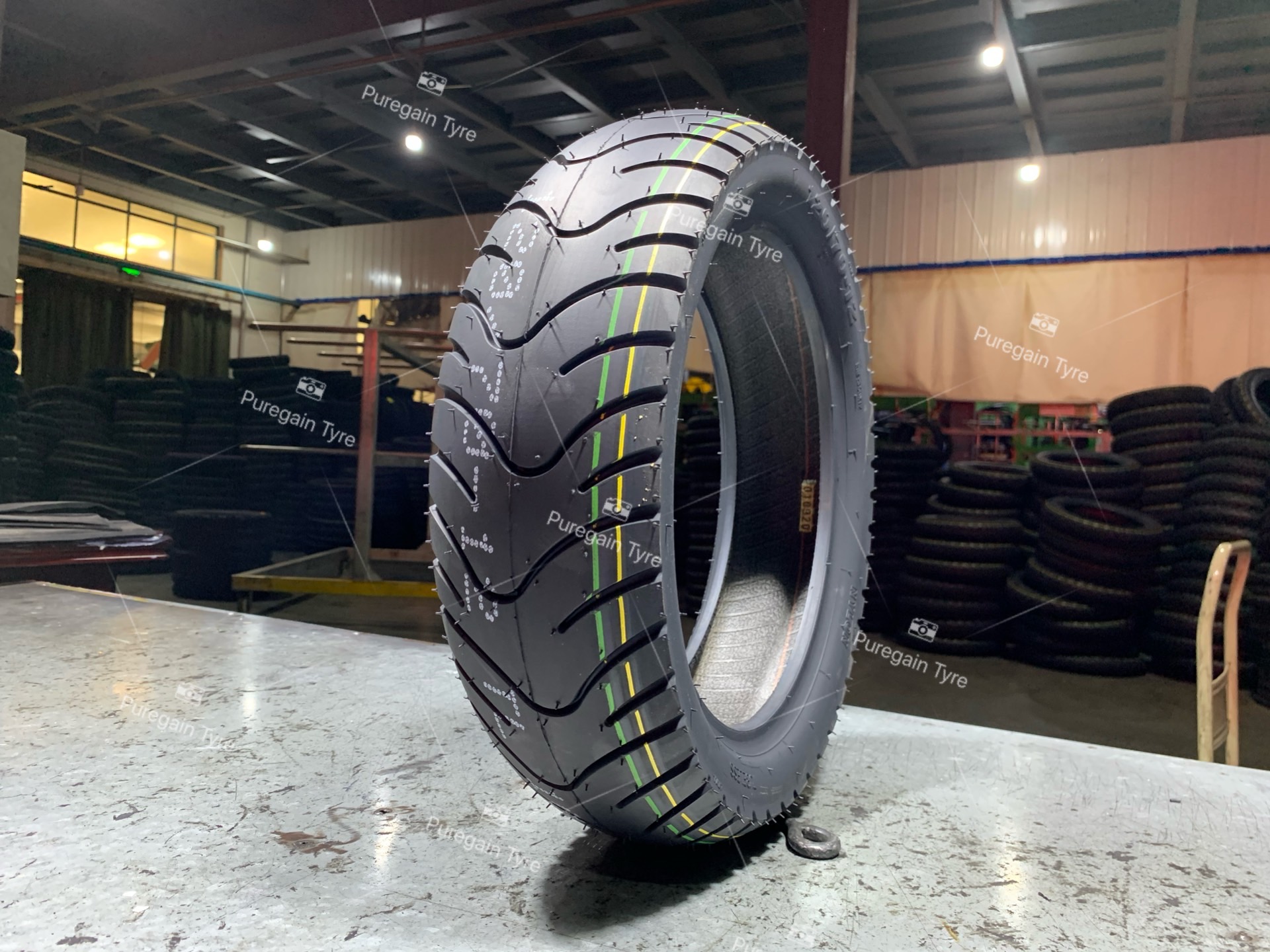 Motorcycle tire