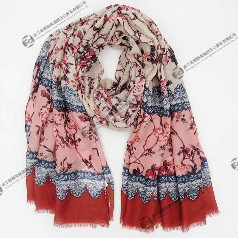 Women's scarf