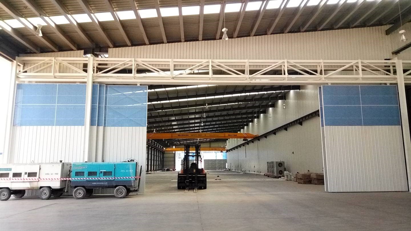 prefabricated steel warehouse