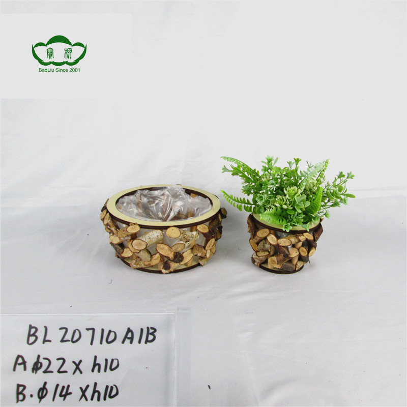 wooden pot