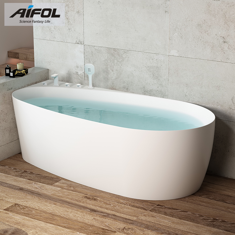 Free standing bathtub